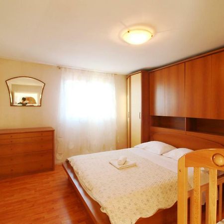 Apartment Lana & Ema Нін Екстер'єр фото