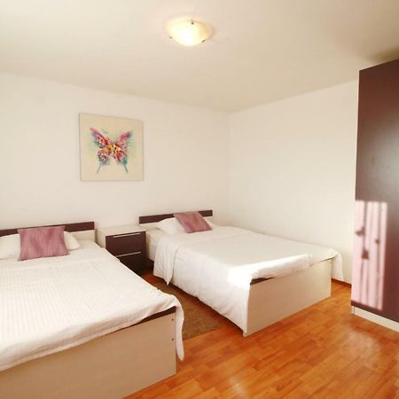 Apartment Lana & Ema Нін Екстер'єр фото