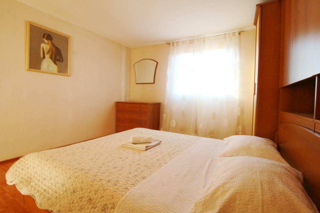 Apartment Lana & Ema Нін Екстер'єр фото