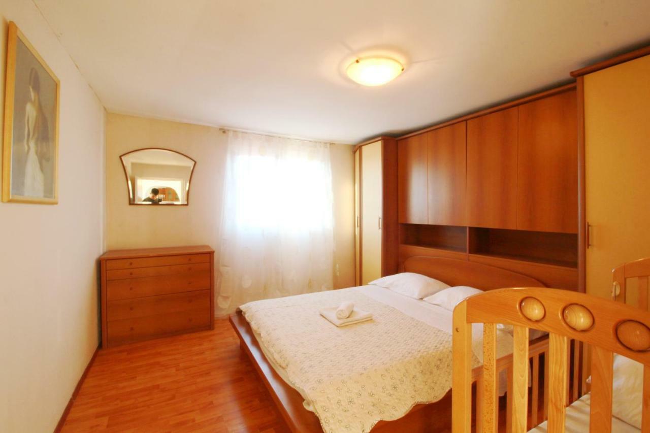 Apartment Lana & Ema Нін Екстер'єр фото